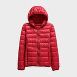 Leichte Steppjacke mit Kapuze in Rot