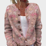 Rike – Strickjacke in Altrosa mit Aquarellblüten
