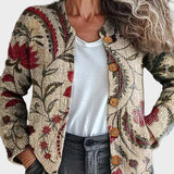 Paula – Strickjacke mit botanischem Muster in Dunkelrot, Salbeigrün und Creme – Elara München