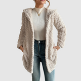 Barbora - Kapuzenstrickjacke aus Kunstfell