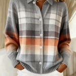 Martha – weicher Karo-Strickcardigan in Grau und Orange