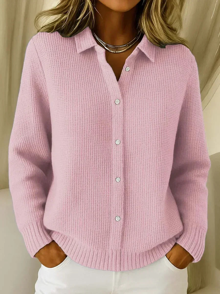 Kathrin – einfarbige Hemdjacke in warmem Rosé mit weicher, flauschiger Oberfläche – Elara München