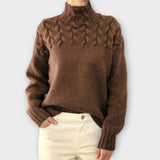 Eva - Damenpullover mit detailliertem Zopfmuster