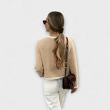 Klassischer Pullover mit dekorativen Taschen