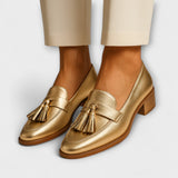 Susanne | Goldene Mokassins