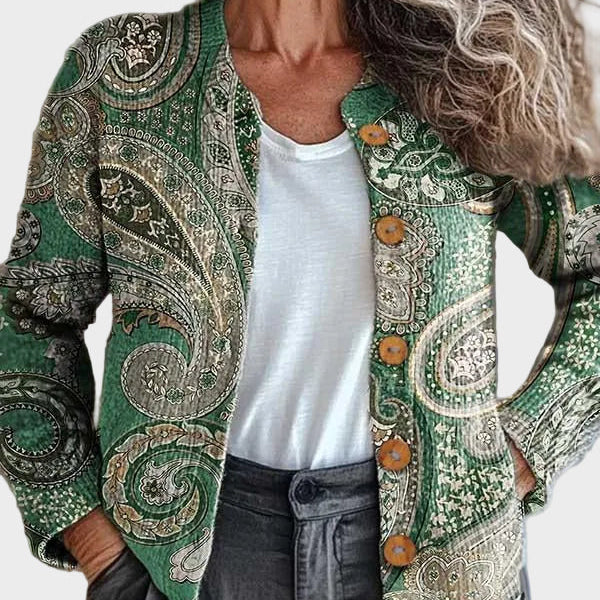Lieselotte – Strickjacke mit großem Paisley-Muster in Tannengrün und Creme – Elara München