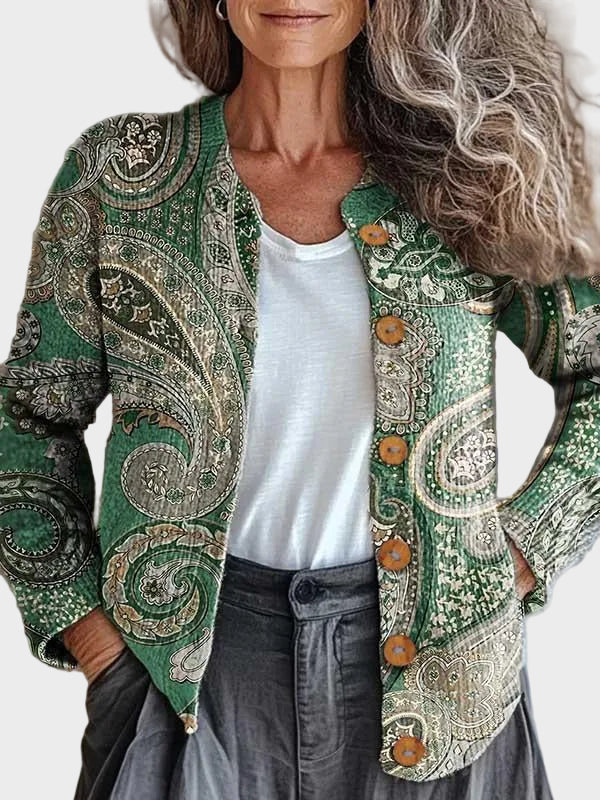 Lieselotte – Strickjacke mit großem Paisley-Muster in Tannengrün und Creme – Elara München