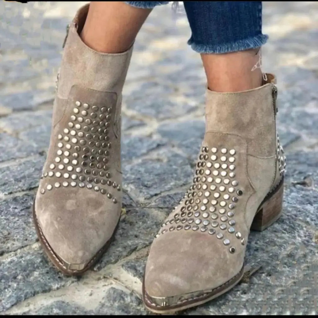 Ulrike | Stiefelette mit Nieten