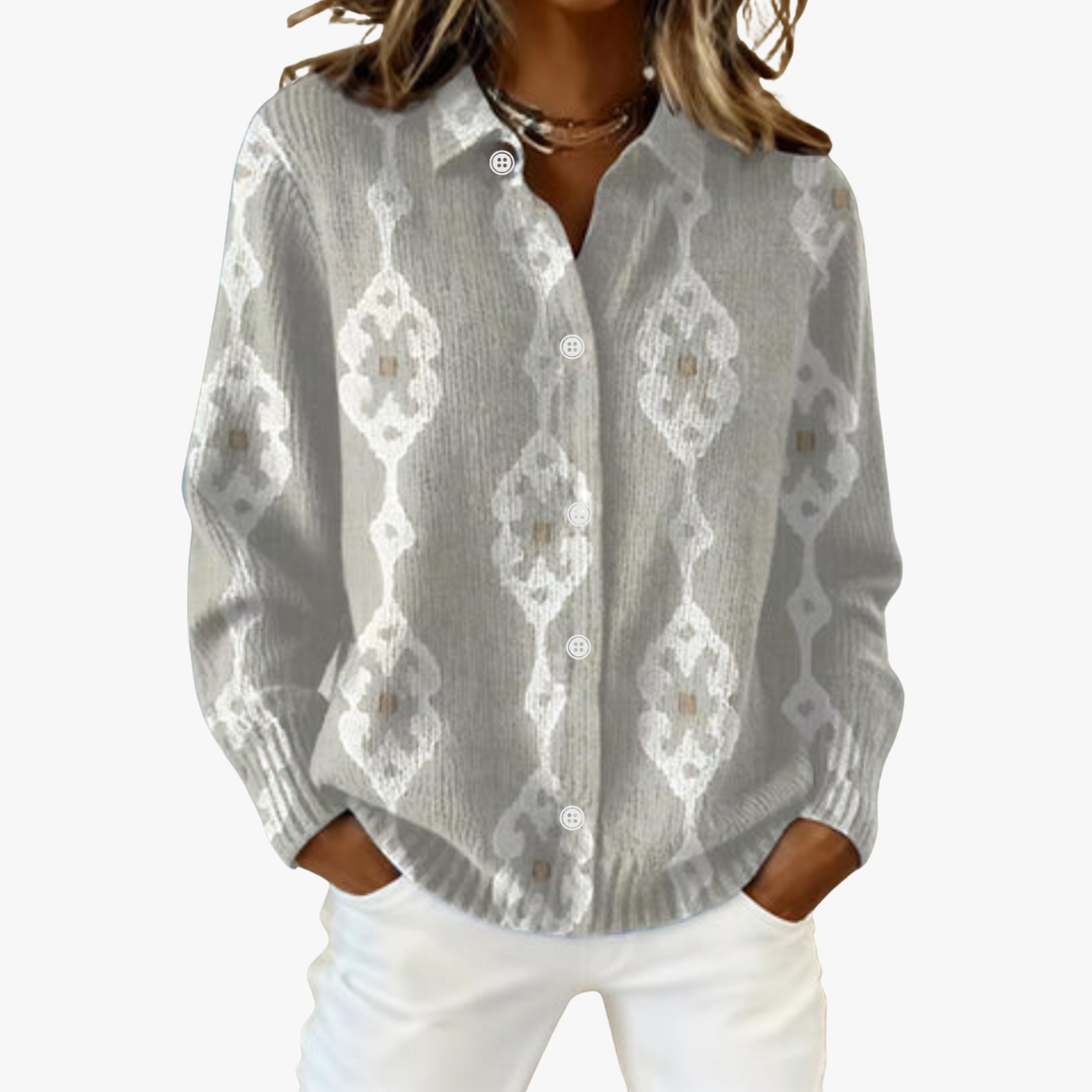 Luise – graue Strickjacke mit geometrischer Stickerei