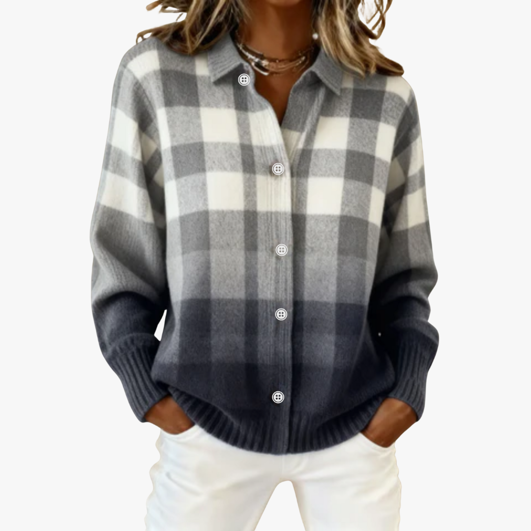 Clara – karierter Strickcardigan in Grau und Blau