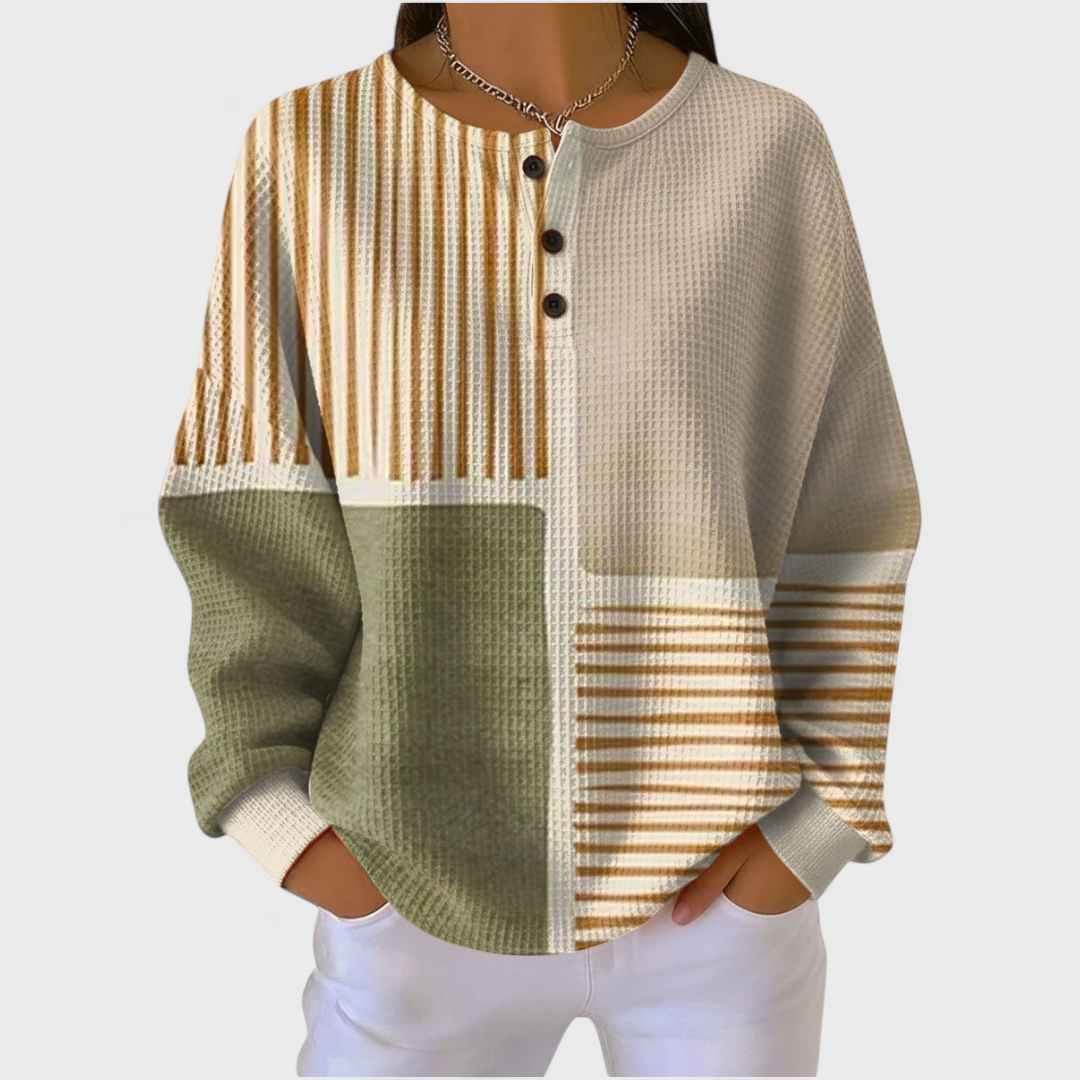 Luna – beiger Pullover mit Streifen- und Patchworkmuster