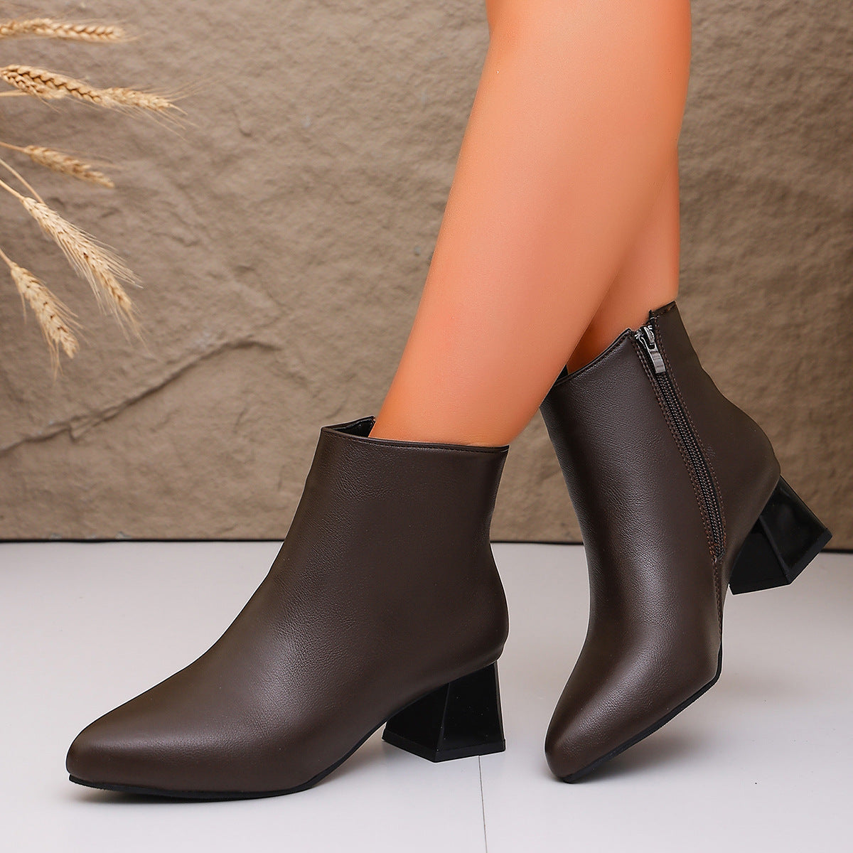 Helma | Schlichte Stiefelette mit Blockabsatz