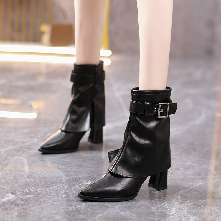 Lotte | Stiefelette mit Blockabsatz in Creme