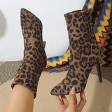 Dora | Stiefelette aus Wildleder im Leopardenmuster