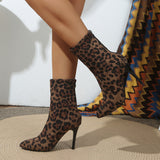 Dora | Stiefelette aus Wildleder im Leopardenmuster