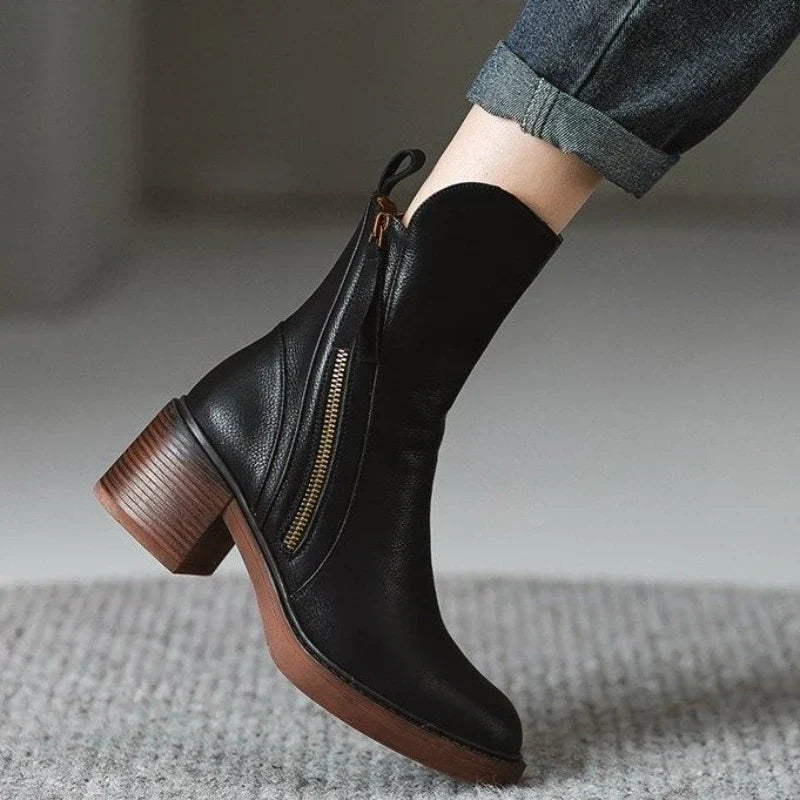 Amalie | Klassische Stiefelette in Braun