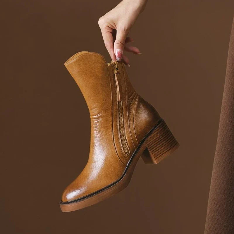Amalie | Klassische Stiefelette in Braun