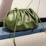 Damen Crossbody Tasche aus veganem Leder – Elegante Dumpling Bag