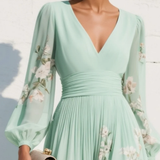 Elfriede | Grünes Midi-Chiffonkleid mit Blumenplissee