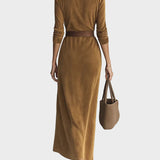 Samtmaxikleid mit einzelner Knopfverschluss und Kragen