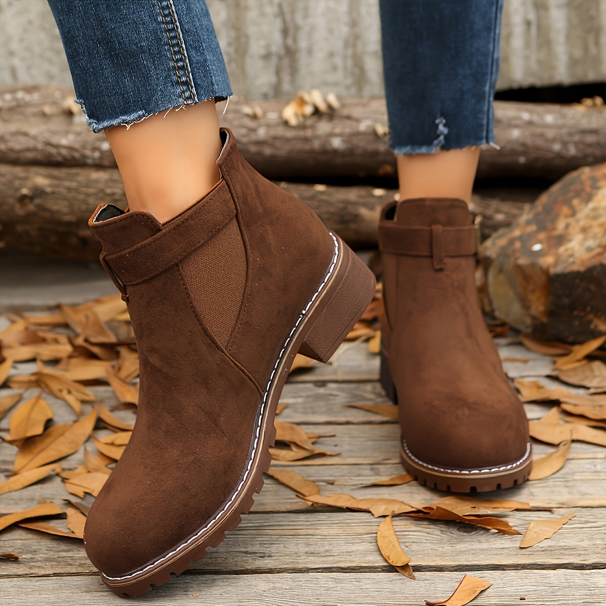 Bernhardine | Stiefelette mit Schnallenriemen und Blockabsatz