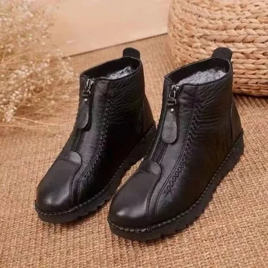 Traute | Rutschfeste Stiefelette in Rot