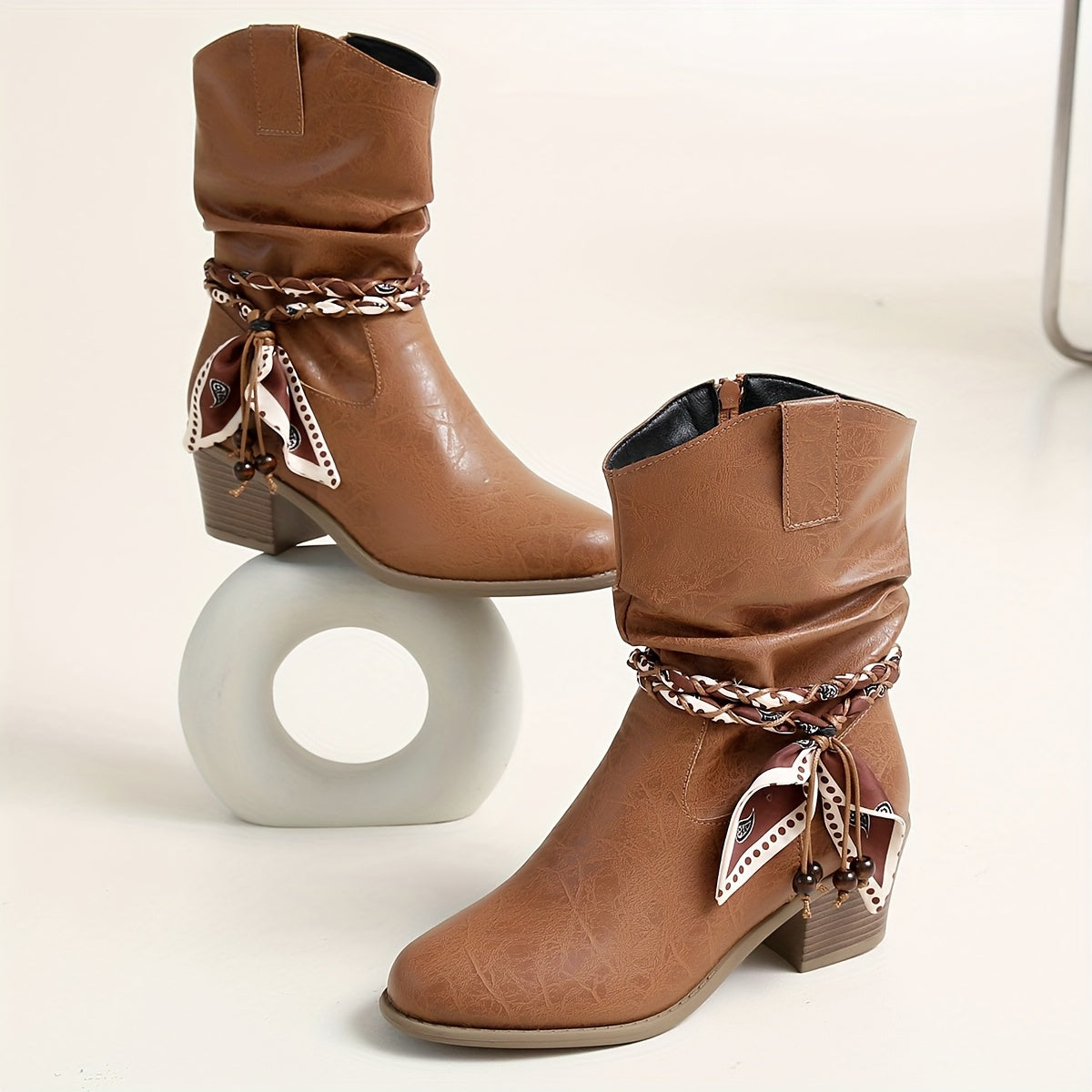 Rosemarie | Stiefel in Raffoptik im Westernstil