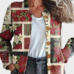 Friederike – weihnachtliche Strickjacke im Patchwork mit Sternen und Karo in Creme, Rot und Grün – Elara München