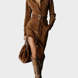 Zamszowe Midi-Kleid mit langen Ärmeln und Kragen